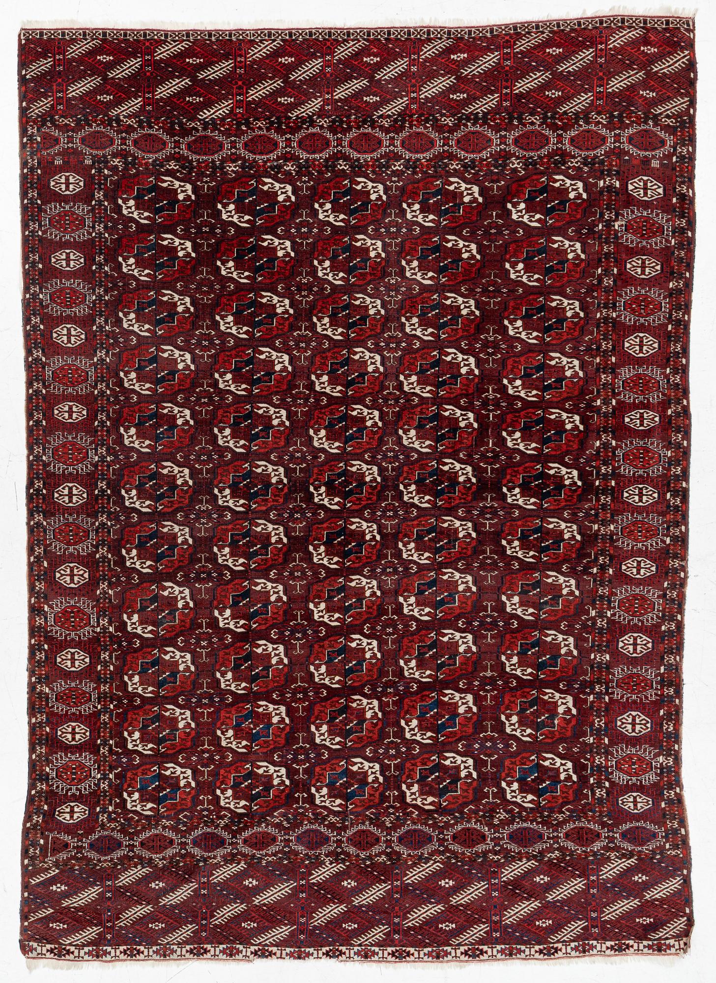 A Turkmen carpet, c. 293 x 210 cm.