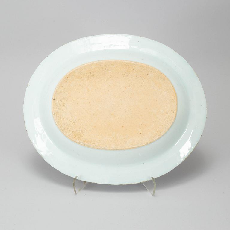 A blue and white "Fitz-Hugh part dinner service, Qing dynasty, Qianlong (1736-95). (23 pieces).