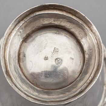 A mixed lot of four Swedish silver beakers, 1797-1818.