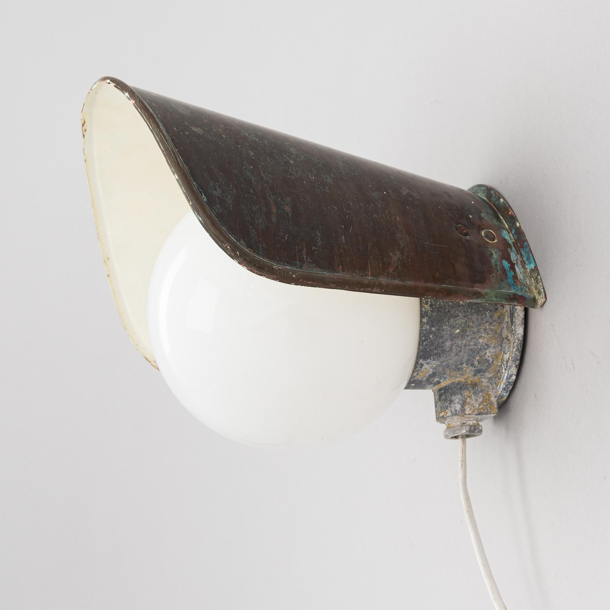 An industrial wall light, manufacturer Sähköliikkeiden Oy (SLO), Finland 1930s-1940s.