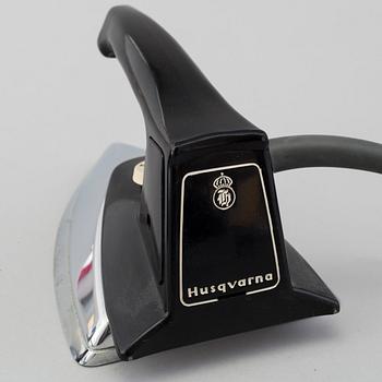 SIXTEN SASON samt RALPH LYSELL, strykjärn, 3 st, 1940-1961.