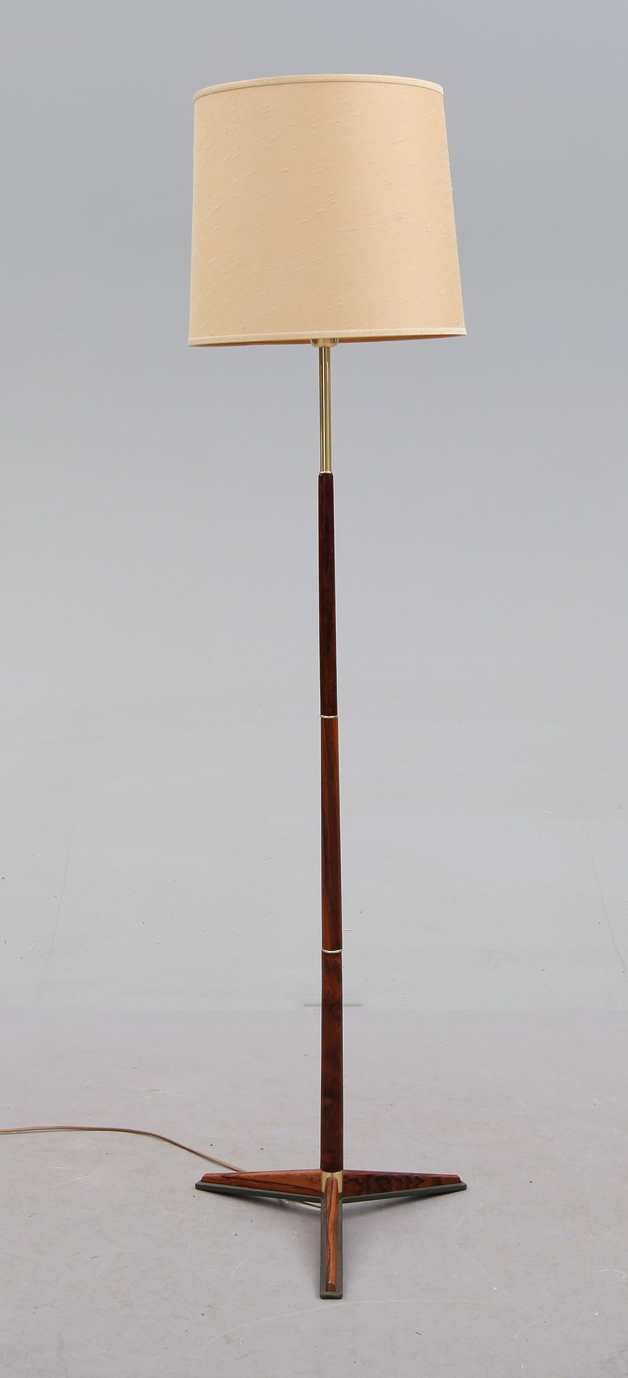 GOLVLAMPA, 1900-talets mitt.