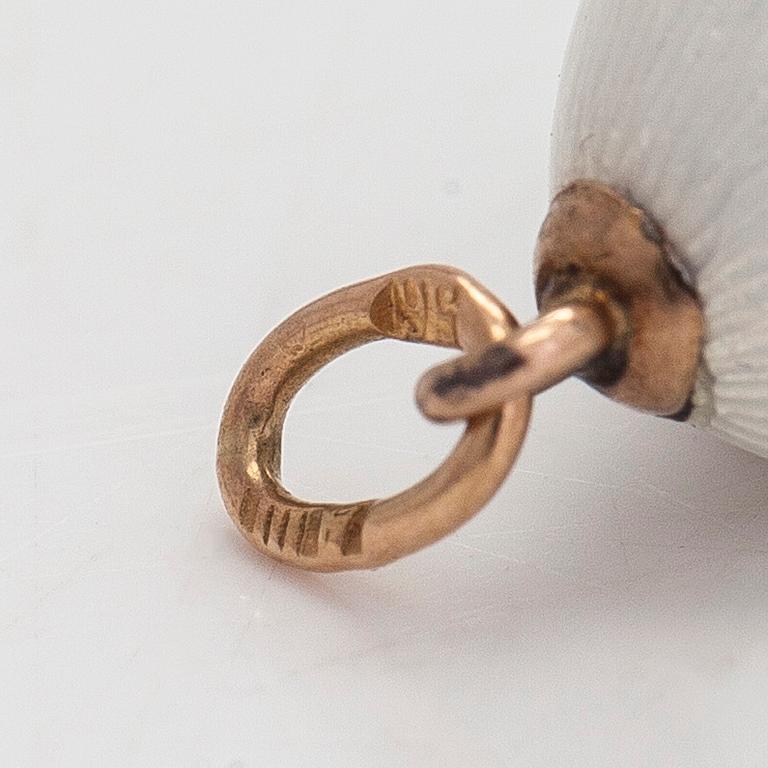 Hänge, ägg, 14K guld och emalj, Ryssland. Oidentifierad mästarstämpel.