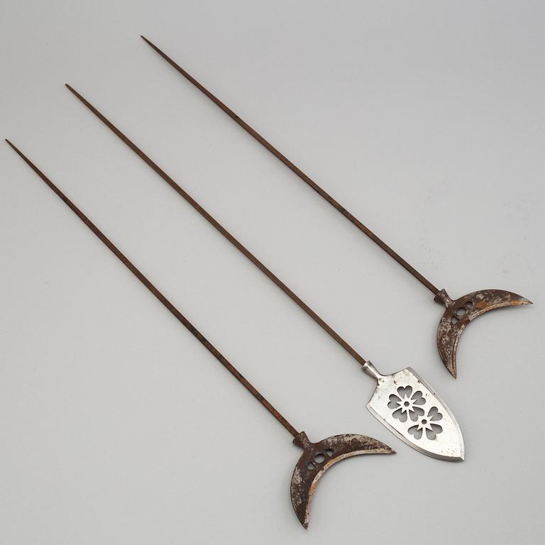 Three japanese arrow tips, Showa period.