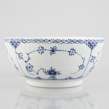 A large 'Blue Fluted half lace' / "Musselmalet" porcelain serving bowl, Royal Copenhagen, model 631, 1969-73.