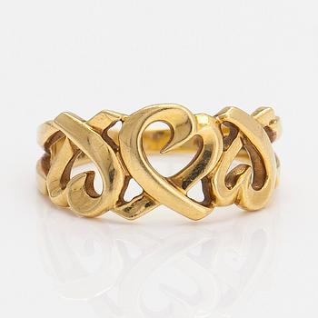 Tiffany & Co, Paloma Picasso, a 18K yellow gold 'Loving Heart' ring.