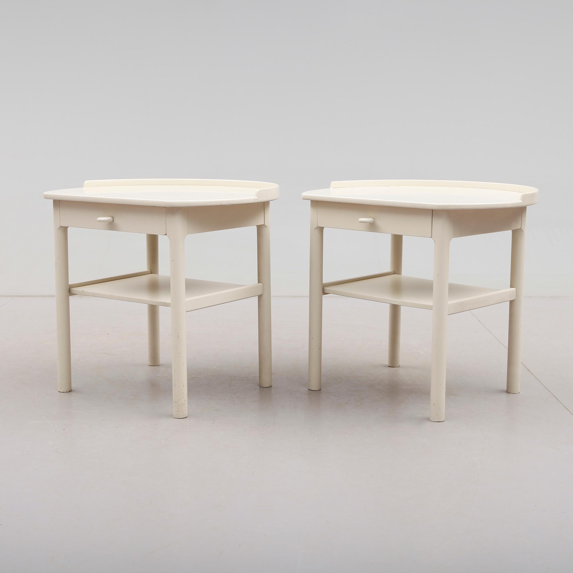 SÄNGBORD, 1 par, S. Engström & G. Myrstrand, Bodafors, 1900-talets andra hälft.