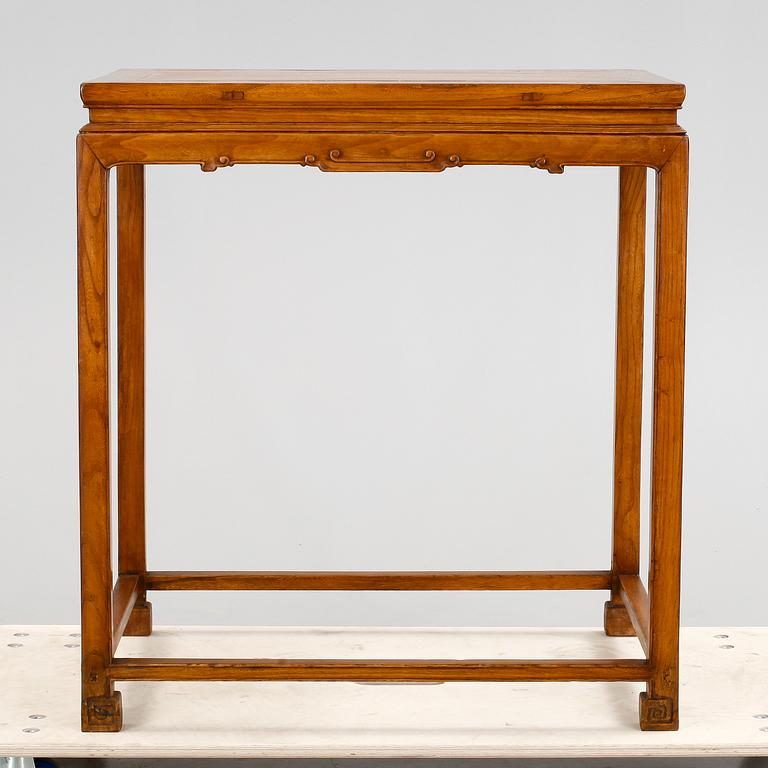 BORD, Kina, 1800-talets första hälft.
