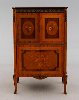 BARSKÅP, gustaviansk stil, 1900-talets andra hälft.