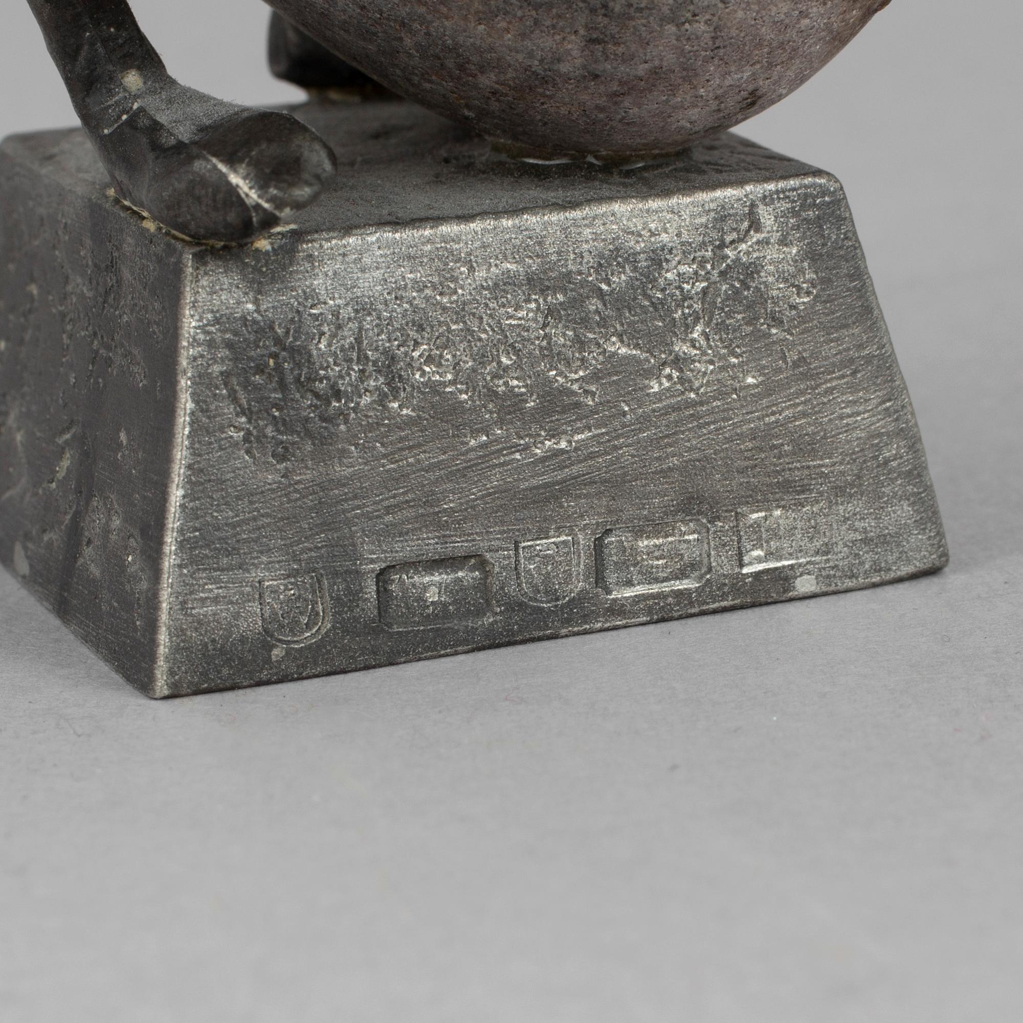 A sculpture by Henry Gustafsson.