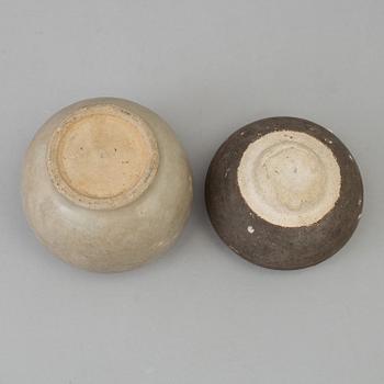 Two earthenware jars, 15/16th century, for south east asian market.