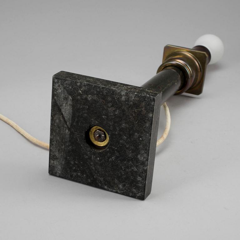 BORDSLAMPA, sten, 1900-tal.