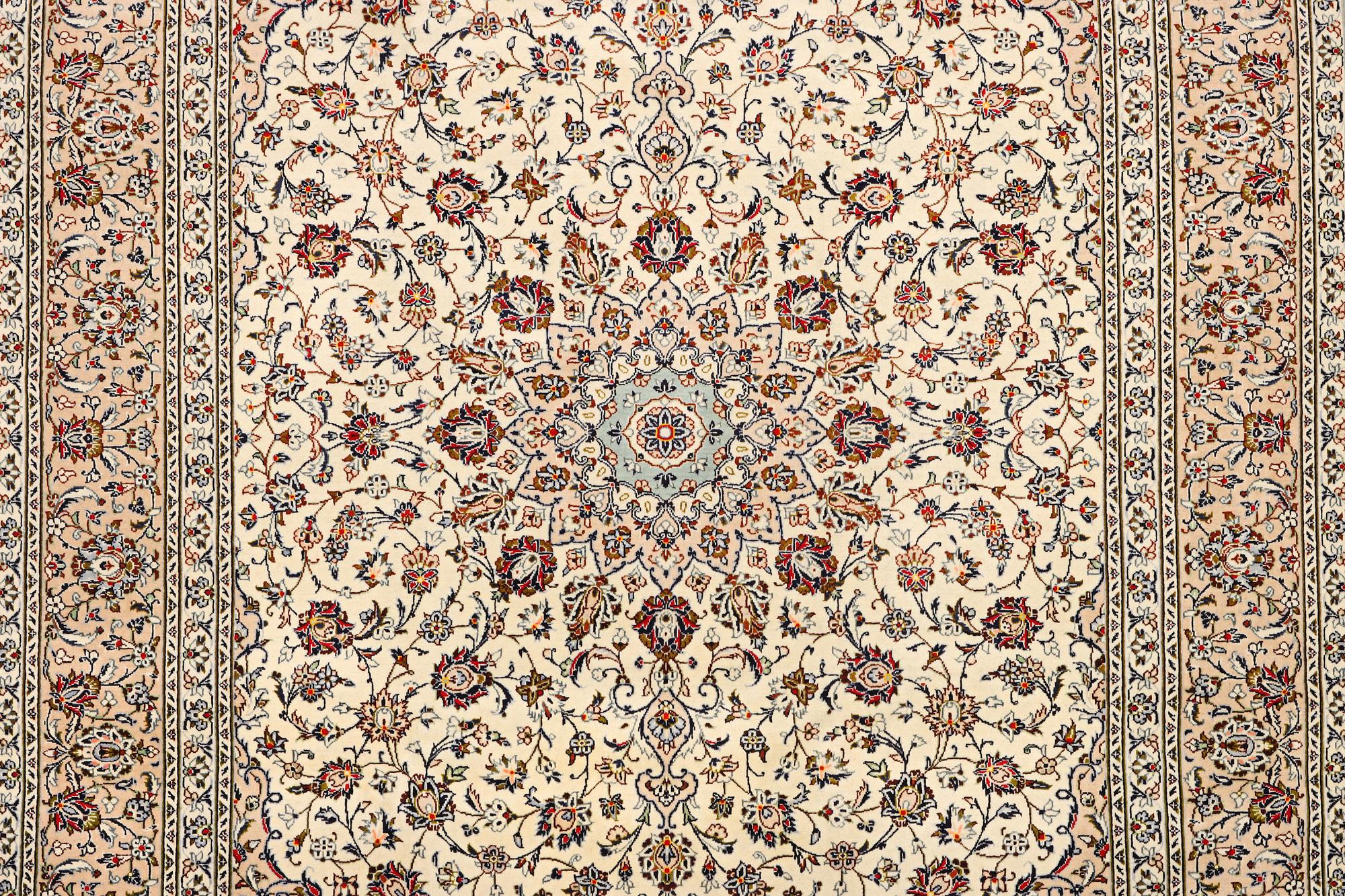 A Keshan carpet, c. 342 x 247 cm.