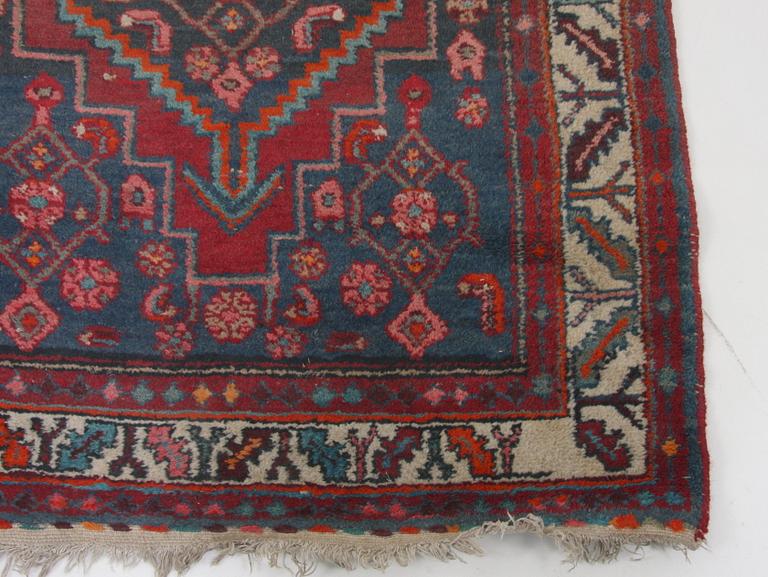 GALLERIMATTOR, 2 st, orientaliska. 185 x 103 resp 117 x 70.