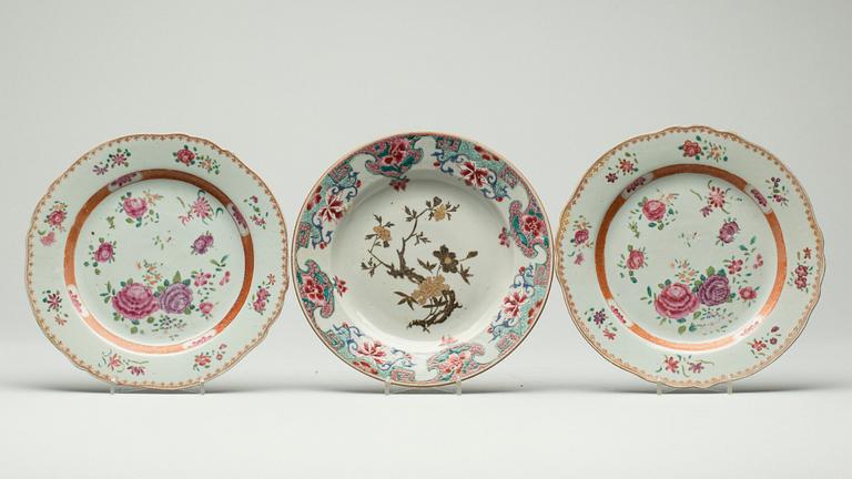 TALLRIKAR, 3 stycken, Kina Qianlong (1736-1795).