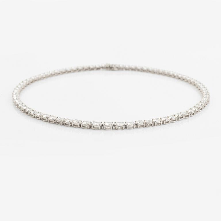 Collier, rivière 18K vitguld med runda briljant, markis- och baguetteslipade diamanter.