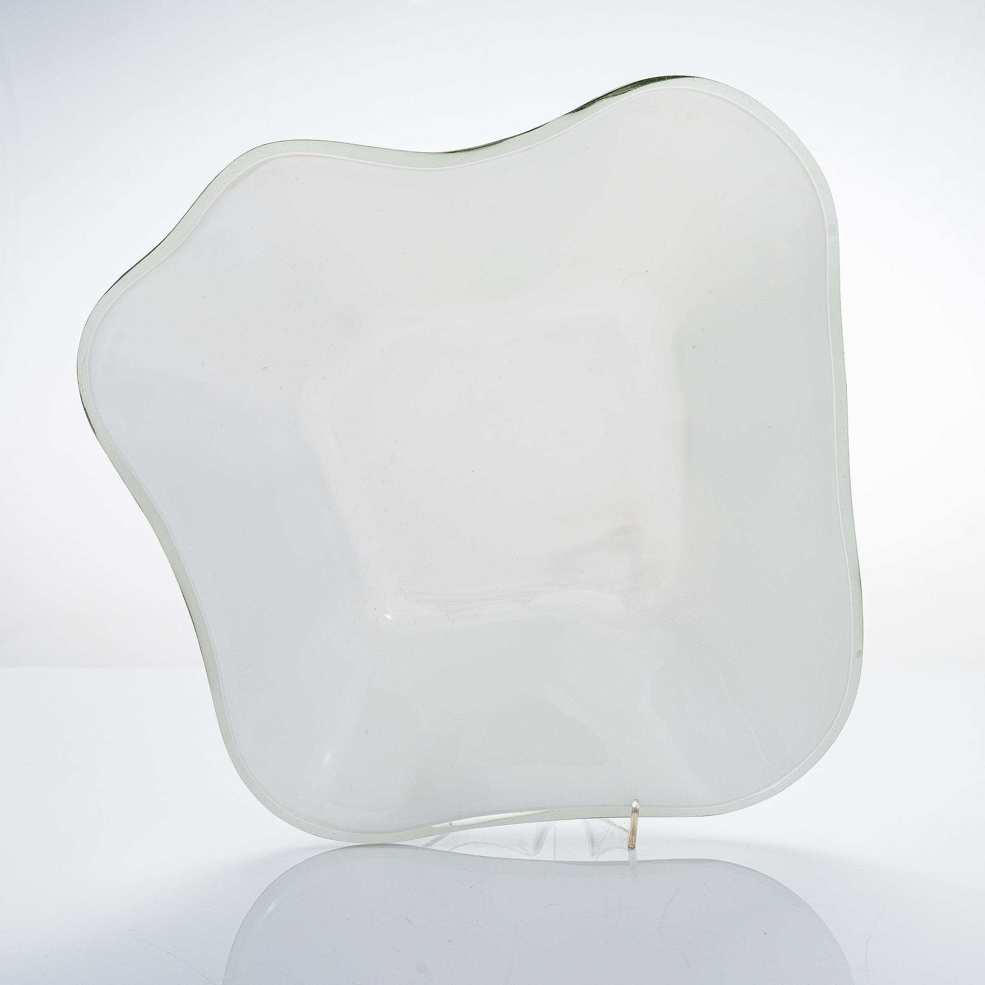 Alvar Aalto, One part of 1950's Aalto flower' glass sculpture signed Alvar Aalto Iittala.