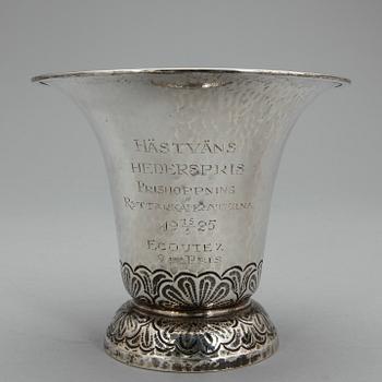 PARTI SKÅLAR OCH BÄGARE, 13 delar, silver, bland annat CG Hallberg, Stockholm, 1933. Vikt ca 1737g.