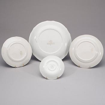 SERVIS, 49 delar, porslin, "Blått Landskap", design Reinhard Richter, Arabia, 1941-64.