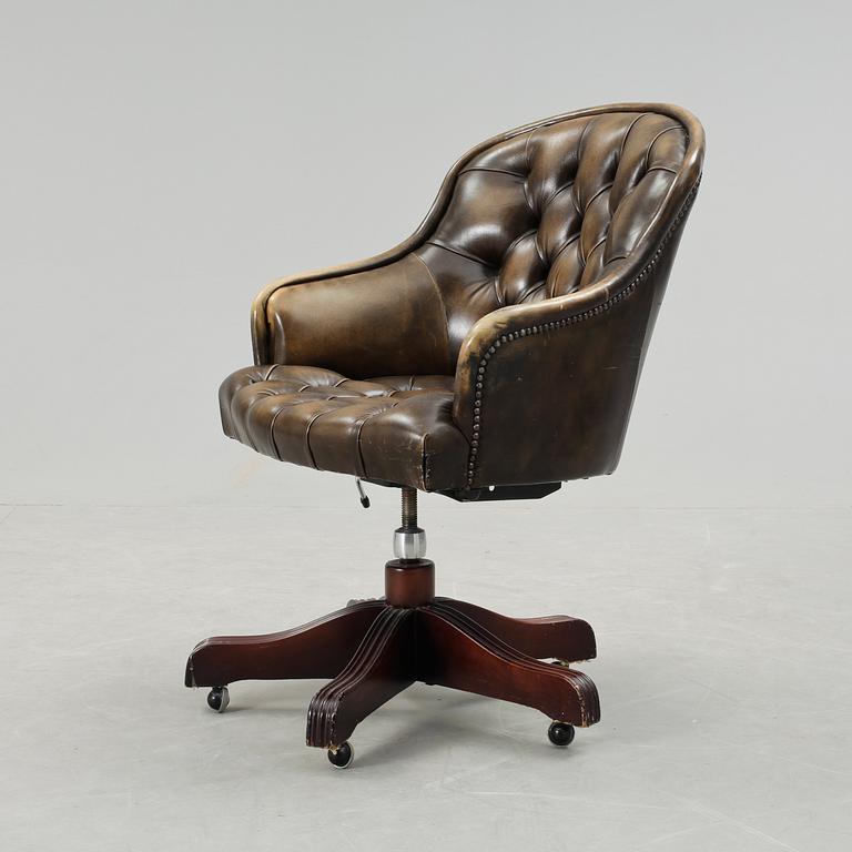 SKRIVBORDSSTOL, engelsk stil, Wade, England, 1900-talets andra hälft.