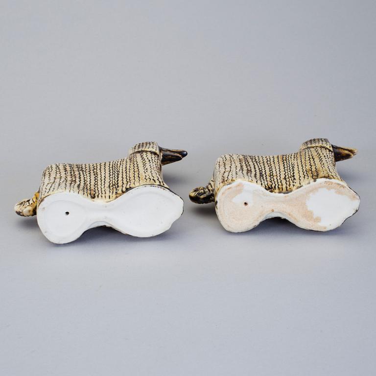 LISA LARSON, 2 st figuriner "Afghan", Gustavsberg, stengods. Ur serien "Kennel", formgiven 1972.