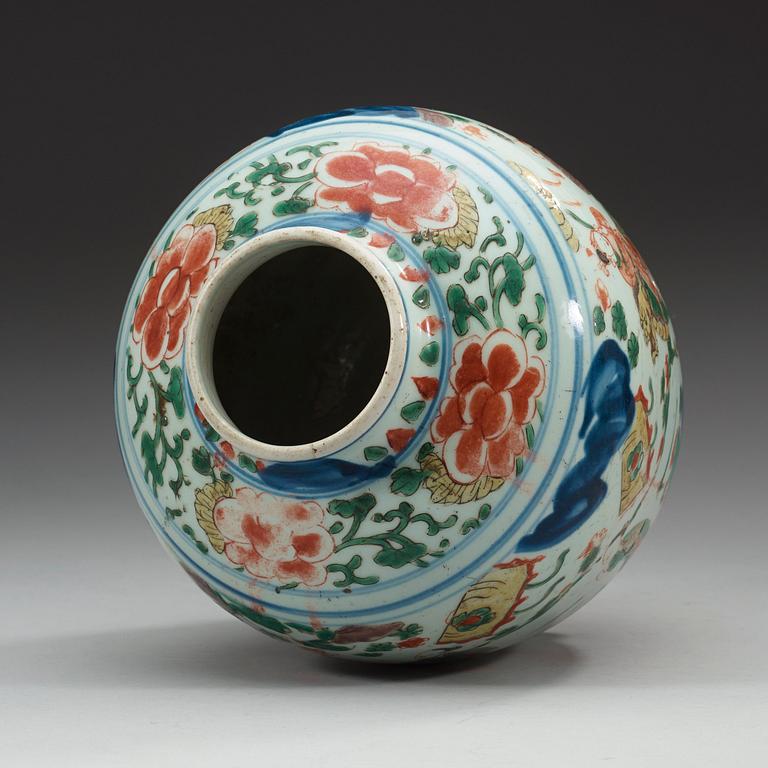 A Transitional wucai jar, 17th Century.