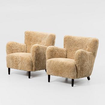 Armchairs, a pair, Scandinavian Modern, Danish master cabinetmaker, 1940s.