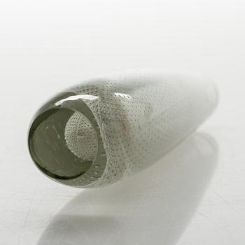 GUNNEL NYMAN, A glass vase signed G. Nyman Nuutajärvi Notsjö. Mid 20th century.
