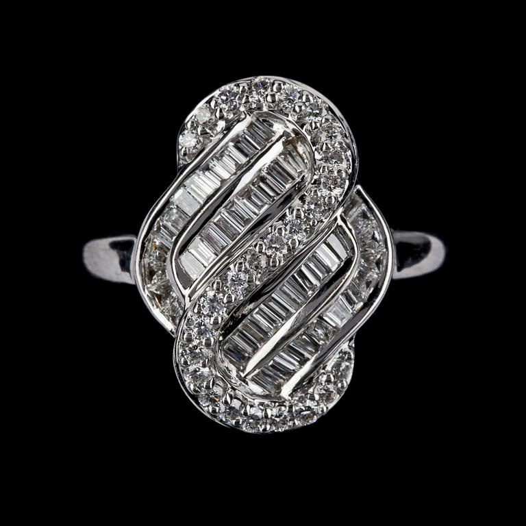 RING, 18k vitguld med diamanter, tot ca 1.49 ct.