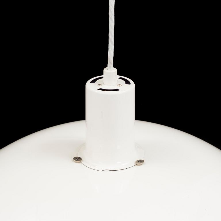 POUL HENNINGSEN, taklampa, "PH-4", för Louis Poulsen, Danmark. Höjd ca 30 cm.