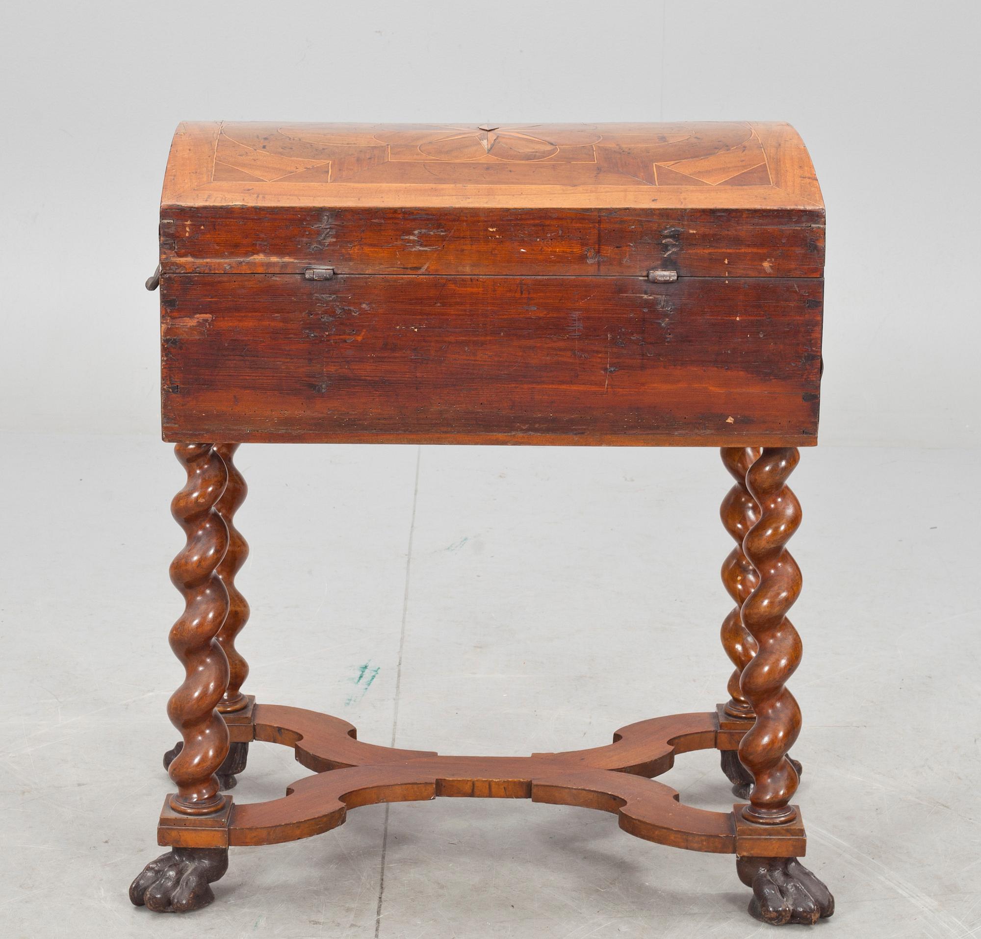 NATTLÅDA. Senbarock, omkring 1700.