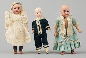 BISKVIDOCKOR, 3 st. Tyskland, 18-1900-tal. Bla 2 st "Globe Baby" av Carl Hartmann.