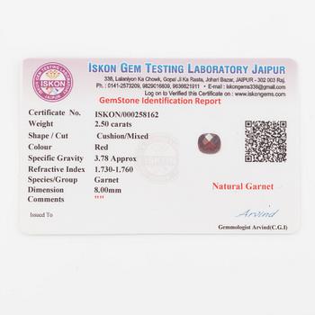 Ring 18K guld med fasettslipad granat och briljantslipade diamanter.