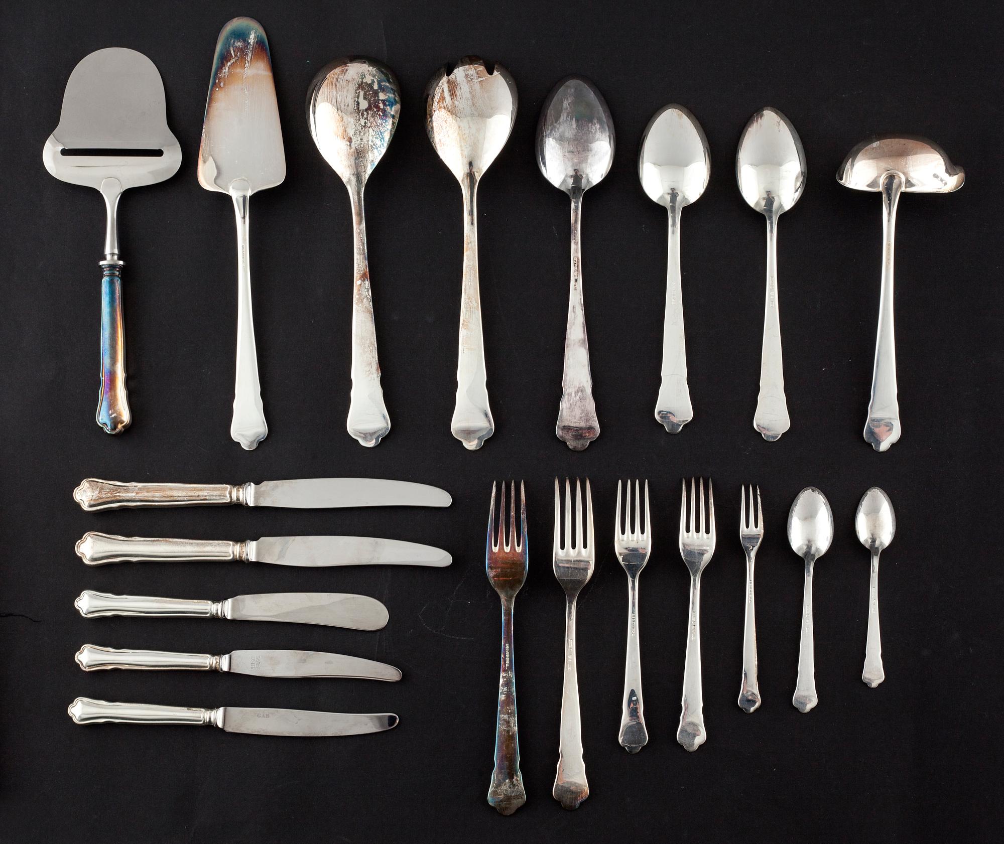 BESTICKSERVIS, 85 delar, "Chippendale", silver och nysilver, GAB, 1900-tal. Silverbestick vikt 1048 g inkl stålblad.