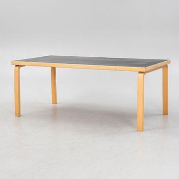 Alvar Aalto, matbord, modell 83, Artek, 1900-talets senare del.