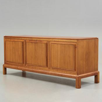 NILS AHRBOM & HELGE ZIMDAHL, a walnut sideboard, Stockholm 1932.