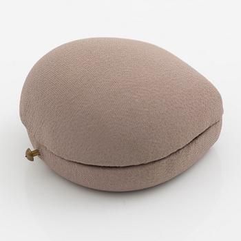 A pair of earrings in 18K white gold with cultured pearls and round brilliant-cut diamonds.