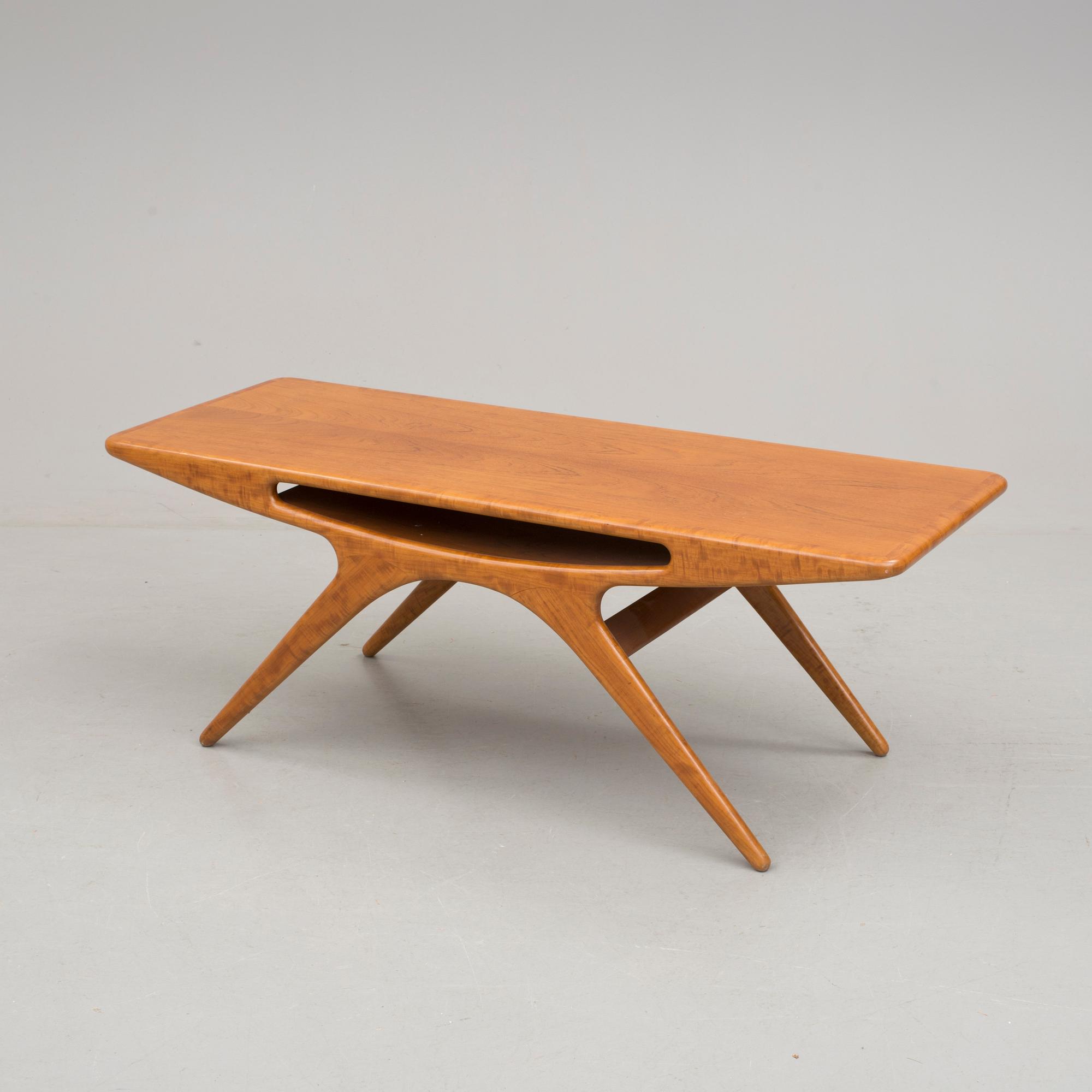 SOFFBORD, Johannes Andersen, för CFC Silkeborg, Danmark. 1950-tal.
