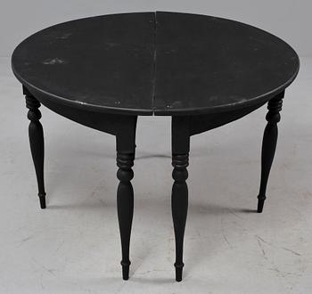 MÅNBORD, ett par, 1900-tal.