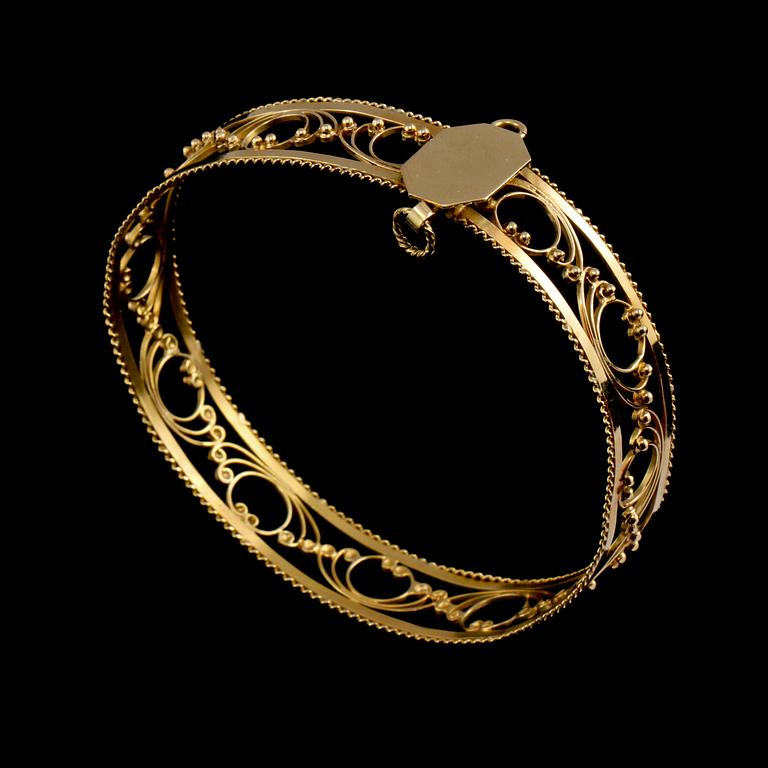 ARMBAND, 18k guld, utländsk stämpel. Vikt 18 g.