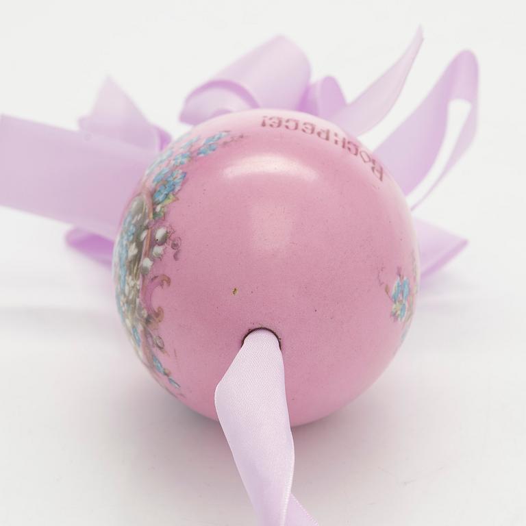 Dekorationsägg, porslin, Ryssland, kring sekelskiftet 1900.