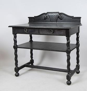 STOLAR OCH BORD, 9 delar, nyrenässans, omkring år 1900.