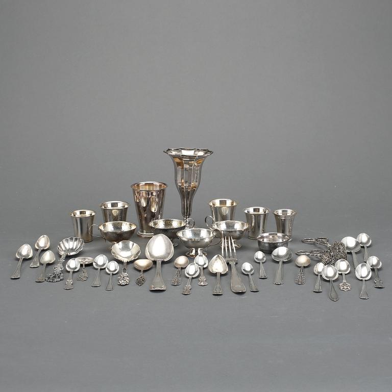 PARTI SILVER, mestadels svenska stämplar, bl a GAB, Stockholm 1968. 1800-1900-tal. Total vikt ca 1019 gram.