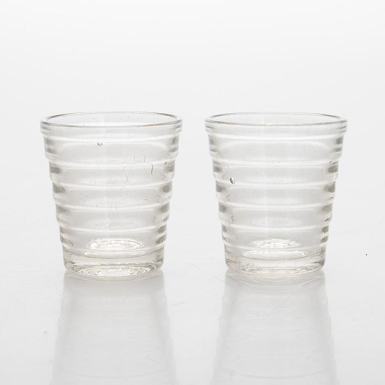Aino Aalto, snapsglas, 6 st, modell 4056 "Böljeblick" för Karhula Glasbruk 1930-tal.