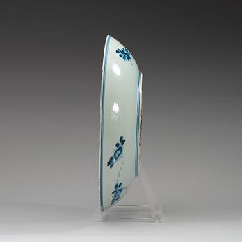 SKÅLFAT, porslin. Kangxi (1664-1722).