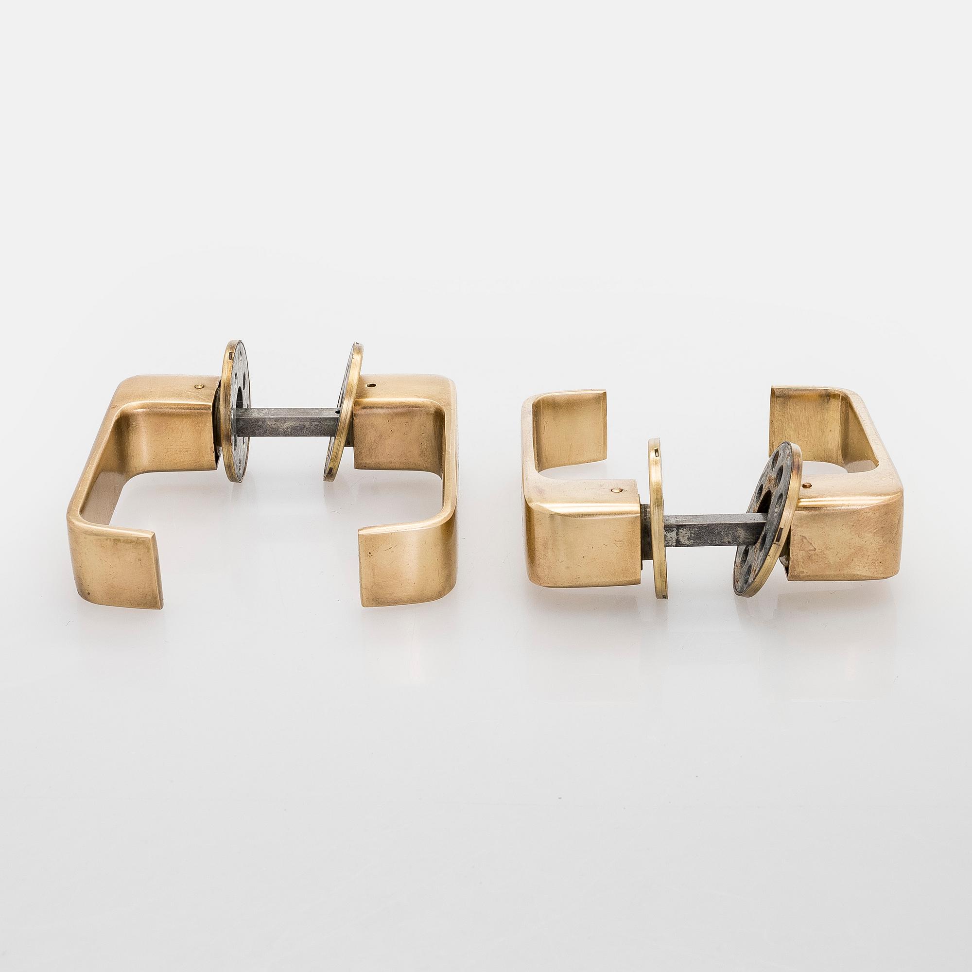 Timo Sarpaneva, dörrhandtag, 8 par, "Lasta" för Primo Oy. Formgiven 1964.