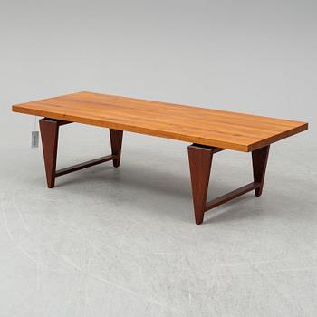 ILLUM WIKKELSÖ, soffbord "ML 115" Mikael Laursens møbelsnedkeri, 1900-talets andra hälft.
