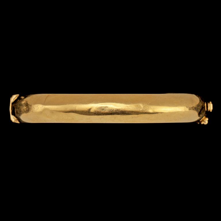 ARMRING, guld, 18k, stmpl B&H, 1961. Vikt 14 g.