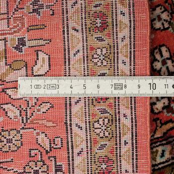 A RUG, AN OLD SILK QUM, ca 75 x 65 cm.