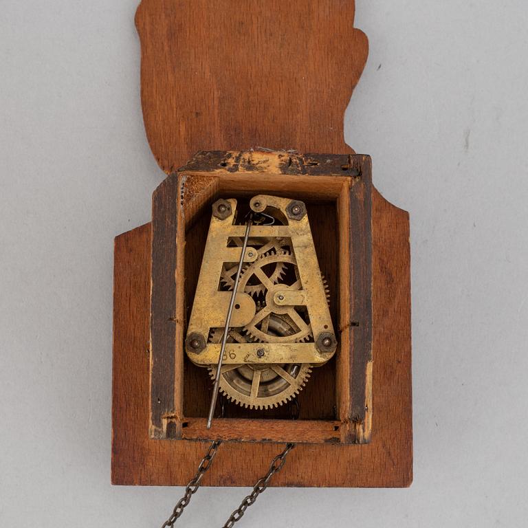 A wall clock bearing the portrait of Per Albin Hansson, first half of the 20th century.